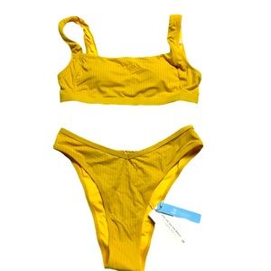 Cupshe Two Piece BIKINI size small NEW BEACH SUMMER SPRING VACAY CRUISE